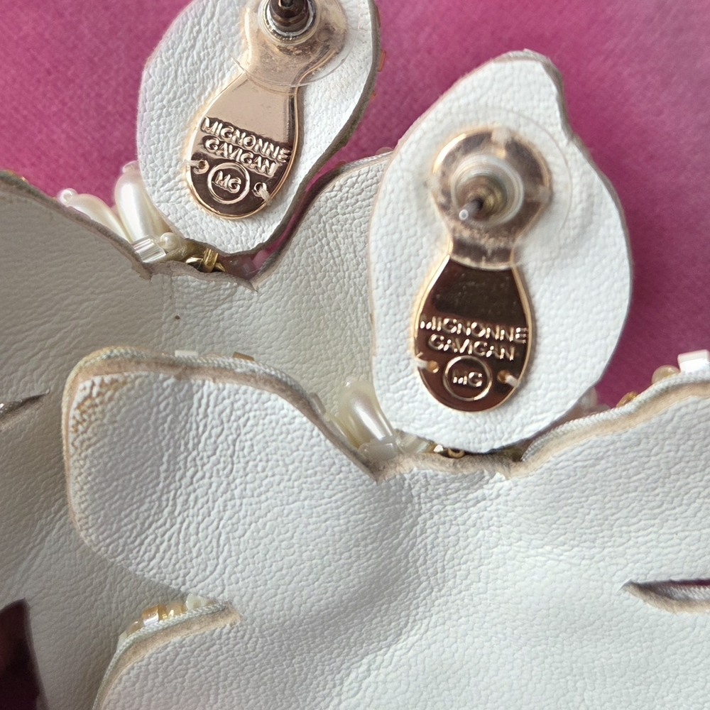 Mignonne Gavigan White and Gold Floral Earrings - Picture 5 of 5